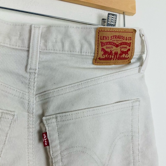 Levi's Women's Boot Cut corduroy- Cream - Picture 4 of 6